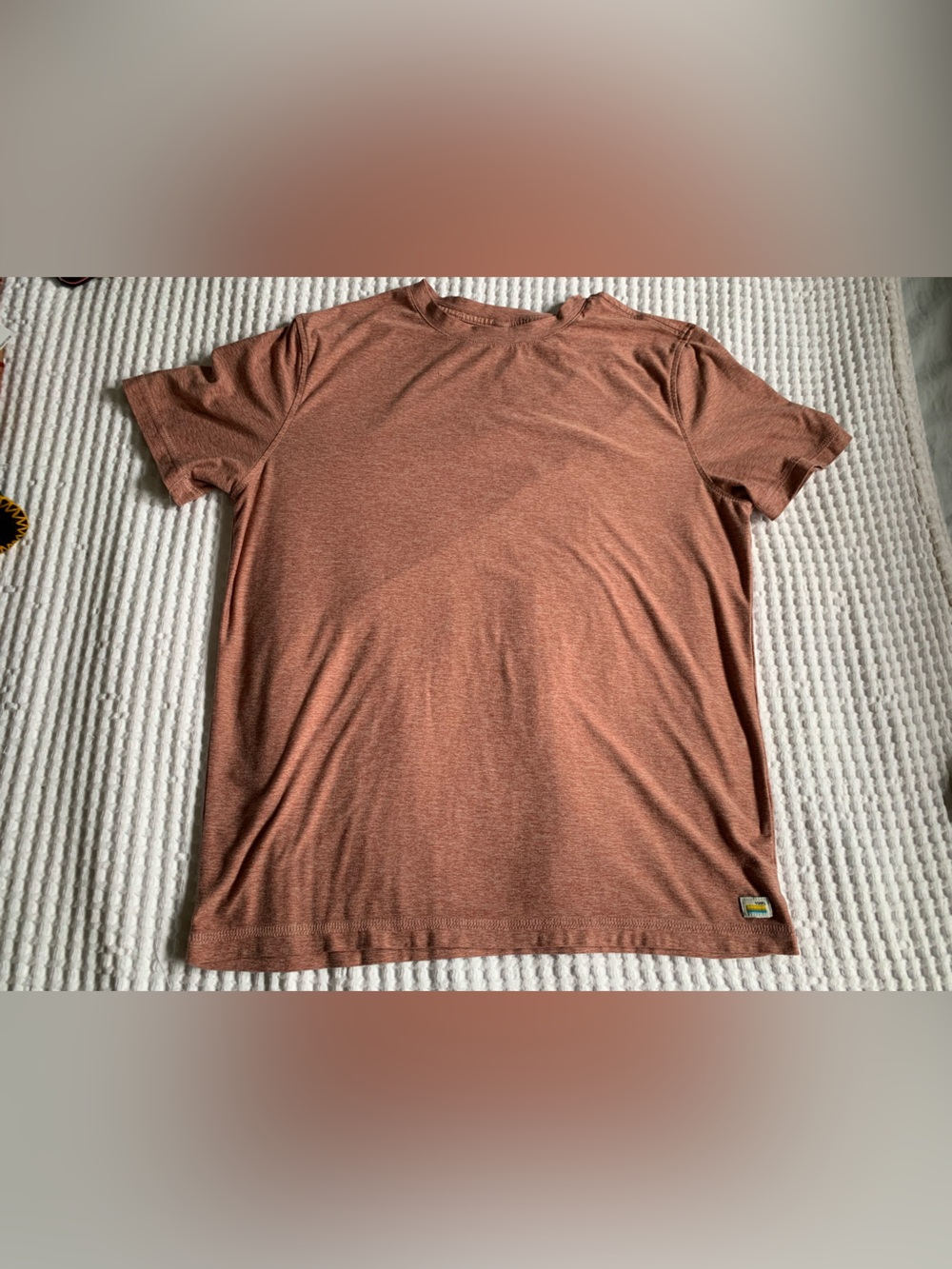 Vuori Men's Short Sleeve Crew Tee in Rust Brown Size Small